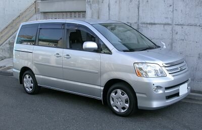Toyota noah википедия