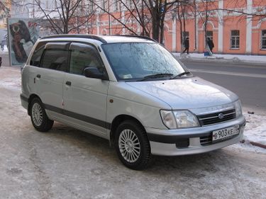 Daihatsu pyzar 1998