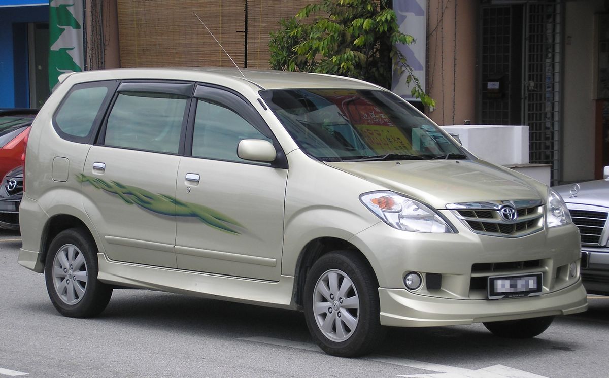 File Toyota Avanza first Generation First Facelift front Serdang jpg Toyota Wiki
